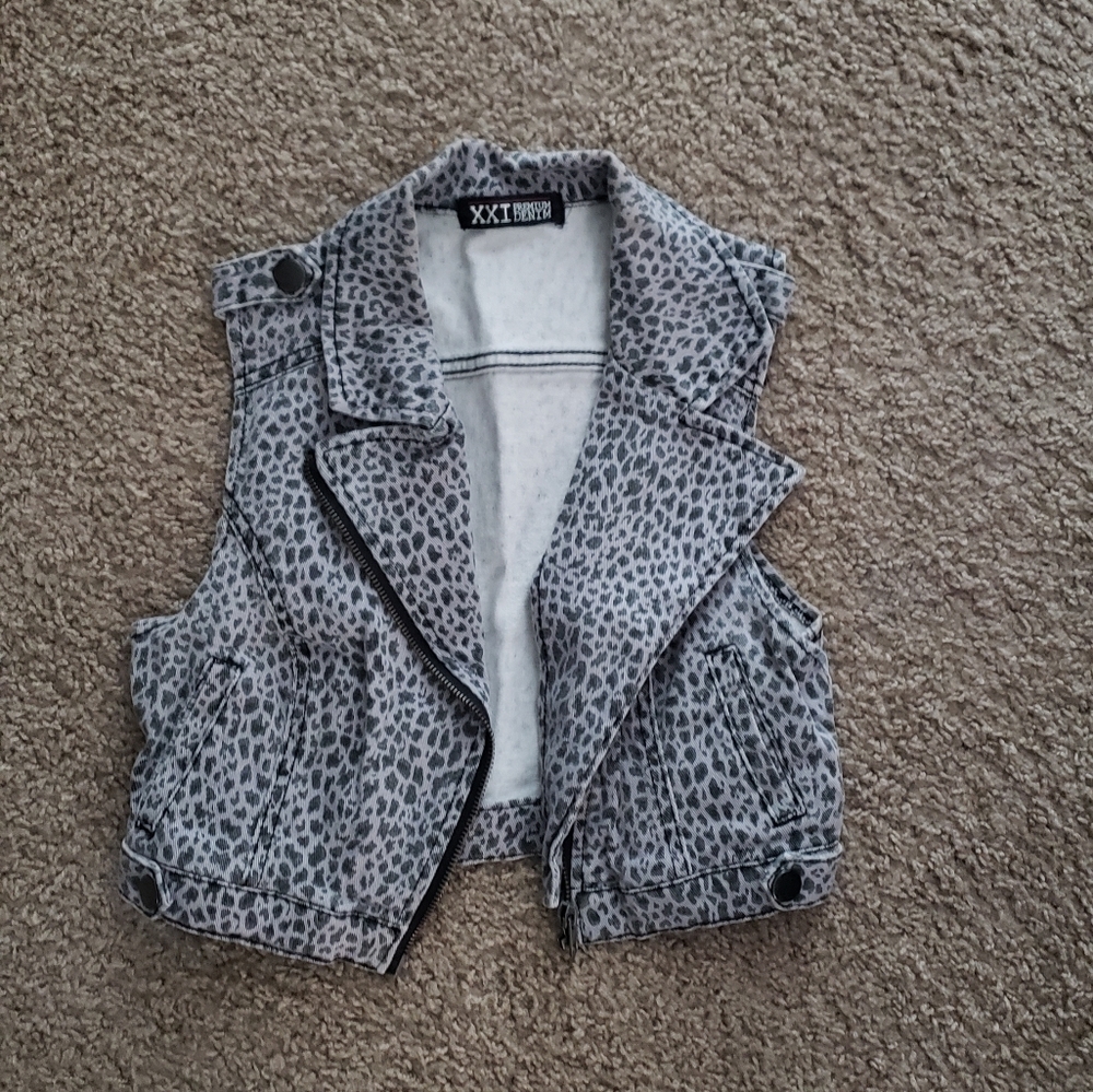 Gray animal print Jean sleeveless crop vest M